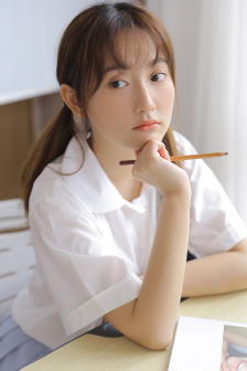 《青春期小阿姨》漫画下拉式